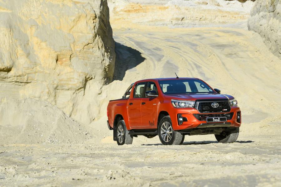  Toyota Hilux Dakar Double Cab 2018 года  (ZA) (фото 32 из 40)